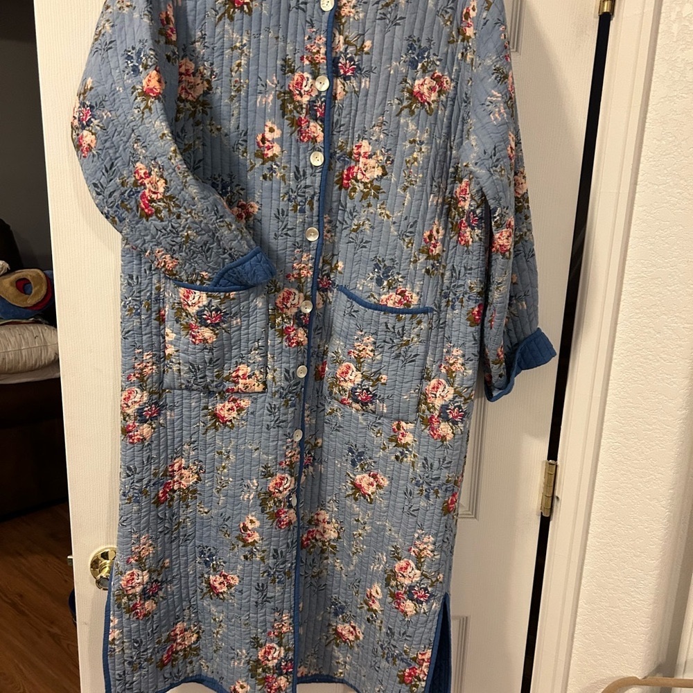 Orvis Blue Floral Quilted Robe